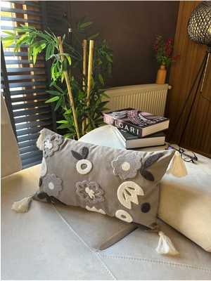 Nakışlı Gri Kırlent Kılıfı, Şık ve Kullanışlı Dekoratif Ürün