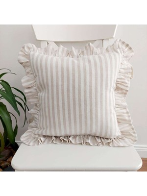 Bej Fırfırlı Keten Çizgili Yastık Kılıfı, Şık ve Rahat Ev Dekoru Için Ideal.