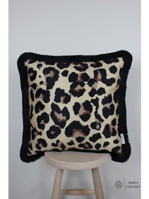 Siyah Püsküllü, Leopar Desenli, Dekoratif 43X43 cm Kare Kırlent Kılıfı