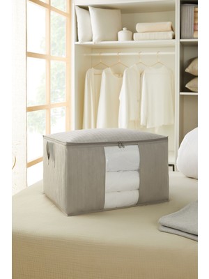 About The Perfect Geniş Pencereli Gri Kapitone Yastık Yorgan ve Kazak Seti 60X43X35