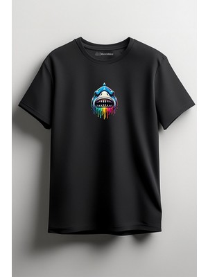 Merch&ice Renkli Köpek Balığı Baskılı Unisex T-Shirt Siyah