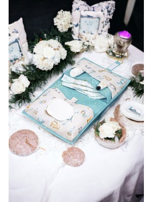 About The Perfect Mavi Bebek Alt Bakım Çantası ve Oda Düzenleyici, 24X44CM