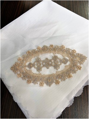 About The Perfect Şık Fransız Güpürlü ve Işlemeli Saten Çeyizlik Lüks Bohça, Oval Krem Renk