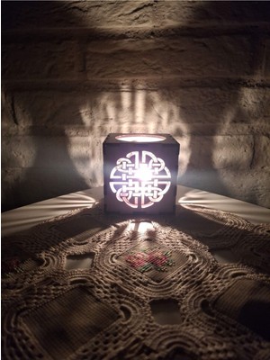 Modern Tasarımlı Doğal Ahşap Şık Mumluk, Evinizin Atmosferini Güzelleştirir