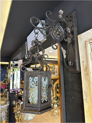 Şık Siyah Ferforje Duvar Mumluğu, Evinizde Zarif Atmosfer Yaratır