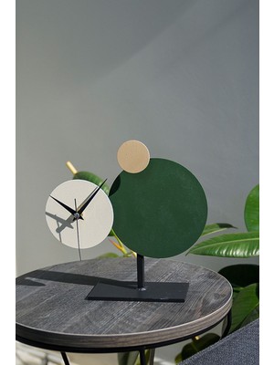 Modern Yeşil Krem Masa Saati, 26X25CM, Şık ve Dayanıklı Metal Tasarım