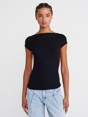 31855 Kayık Yaka T-Shirt-Siyah