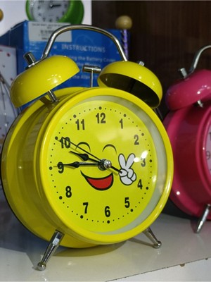 Şık Metal Çalar Saat, Zarif ve Dayanıklı Tasarım, Modern Dekorasyon Için Ideal