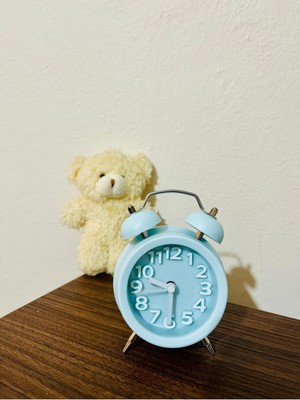 Renkli ve Sevimli Çocuk Odası Masa Saati, Turkuaz Renkli ve Şık Tasarım