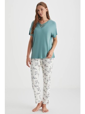 Kadın Yeşil Dantel Yaka Pijama Takımı – Viskon, Kısa Kollu, Yazlık C9T0N72