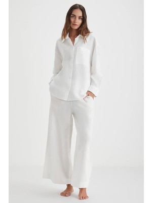 Kadın Keten Ev ve Dış Giyim Takımı – Beyaz Gömlek ve Pantolon Yazlık Kombin C3T4N69