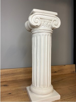 Beyaz Iskoç Sütunu Dekoratif Mumluk, 28CM, Şık ve Zarif Tasarım