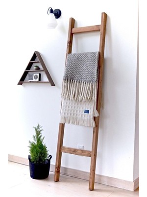 Turkuaz Ahşap Dekoratif Merdiven, Şık ve Doğal Ev Dekoru Için Ideal Seçim