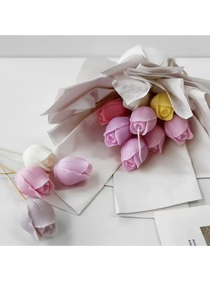 Beyaz Lale Mum ve Beton Kalıp, Şık ve Kullanışlı Ev Dekorasyonu Için Ideal