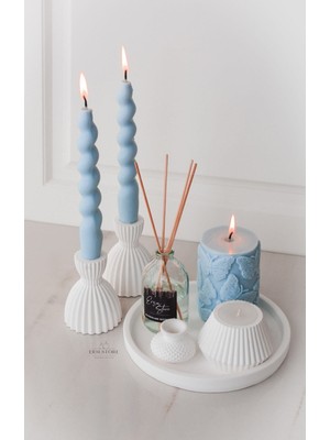 Şık Mavi Şamdan ve Dekoratif Obje Seti ile Evinize Zarafet Katın