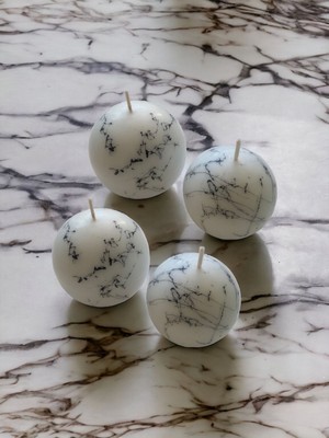4'lü Mermer Desenli Büyük ve Küçük Top Mum Seti, Beyaz Renk