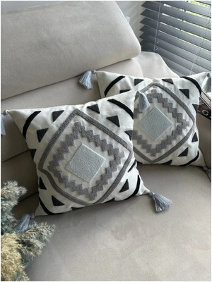 Siyah Beyaz Punch Nakışlı 2'li Kırlent Kılıfı Şık ve Zarif Dekor Seçeneği