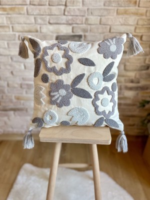 Çiçekli Işlemeli Gri Tekli Dekoratif Kırlent Kılıfı