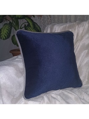 Lacivert Desenli Şık Dekoratif Kırlent Kılıfı, Ortamınıza Zarif Dokunuş Sağlar.