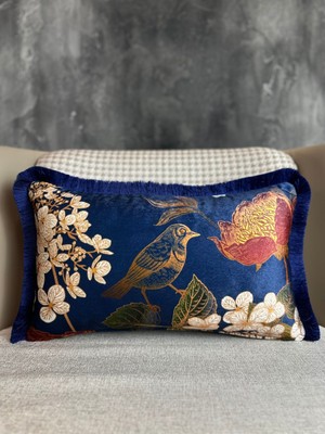 Kadife Kırlent Kılıfı, Kuş Desenli, Püsküllü, Çift Taraflı, Dikdörtgen, Şık ve Zarif