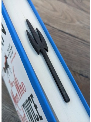 Katakuri'nin Üç Dişli Mızrağı Kitap Ayracı – Efsanevi Anime Silahı, Koleksiyonluk ve Şık Tasarım