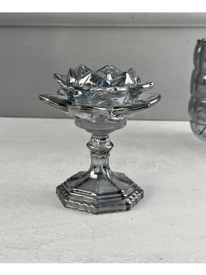 Füme Kristal Ayaklı Lotus Mumluk, Şık ve Zarif Dekoratif Aksesuar