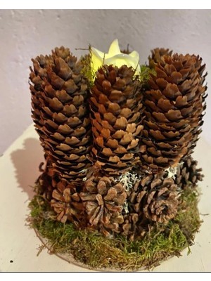 Kahverengi Yılbaşı Mumluk, Şık ve Sıcak Dekorasyon Için Harika Seçenek