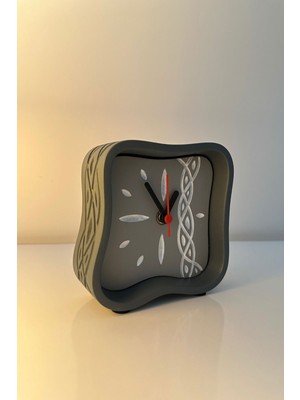 Gri Dalgalı Beton Masa Saati, Şık ve Modern Dekoratif Ev ve Ofis Aksesuarı