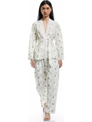 Koton Cepli Yüksek Bel Işlemeli Çiçekli Fistolu Bol Paça Pantolon