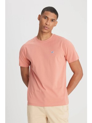 Lee L60UFQUK Somon Erkek Regular Fit Bisiklet Yaka Lee Yazılı %100 Pamuk Tşört