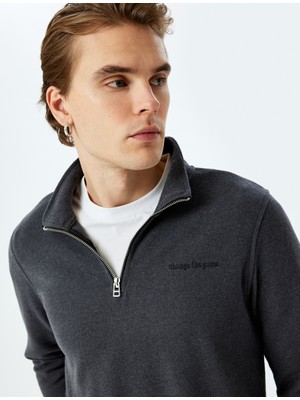 Koton Uzun Kollu Pamuk Karışımlı Slogan Işlemeli Yarım Fermuarlı Sweatshirt