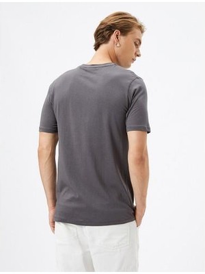 Koton Kolej Baskılı Tişört Bisiklet Yaka Kısa Kollu Pamuklu