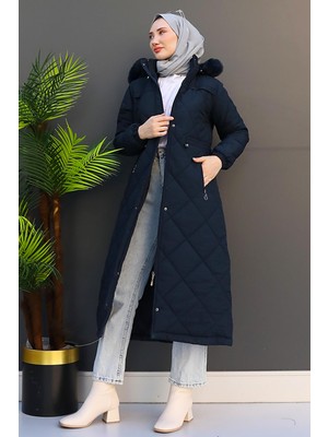 Mine Kapitone Mont Lacivert