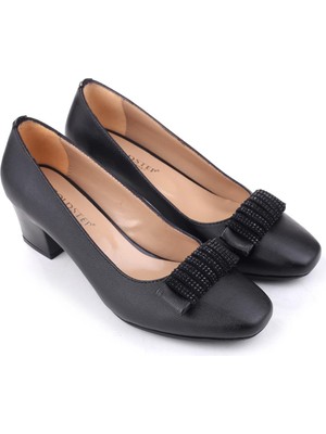 Gold Step 8690 Kadın Fiyonk Taş Detaylı  5 cm Topuklu Günlük Ayakkabı