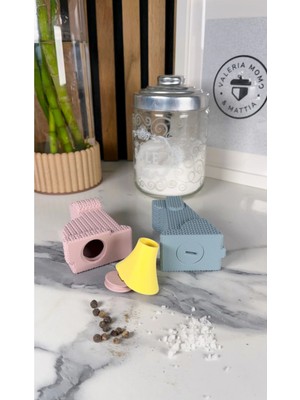 Kedi ve Köpek Figürlü Turzluk ve Biberlik