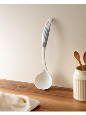 Madame Coco Chase Servis Kepçesi