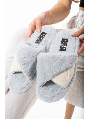 Moda Devrin Gri Kadın Burgu Terlik Dikişli Taban Çinçila Peluş Kumaş ile Kışlık Ev Kullanımı İçin