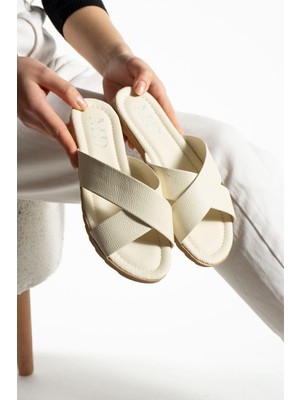 Krem Çapraz Kadın Terlik Dış Mekan ve Ev Terliği
