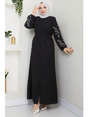 Kolları Çiçek Nakışlı Kuşaklı Ferace Siyah HM2727