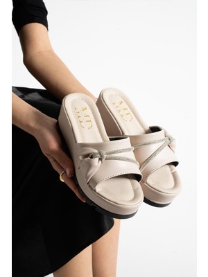 Krem Biye Dolgu Topuklu Kadın Terliği Yüksek Taban Terlik