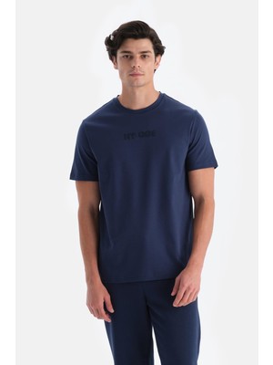 Dagi Lacivert Erkek Ön Baskı Detaylı Tişört