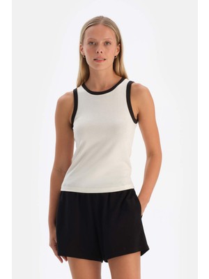 Kırık Beyaz Kontrast Garnili Atlet