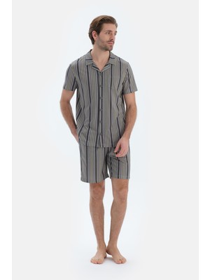 Siyah Metraj Çizgi Baskılı Gömlek Şort Pijama Takımı