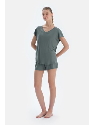 Su Yeşili Su I V Yaka Kısa Kollu Tişört Şort Pijama Takımı