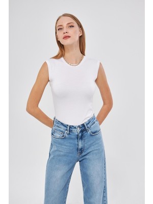 Irmak Kerekli Sıfır Kol Bisiklet Yaka Badi Viskon Likralı Body 109 Beyaz