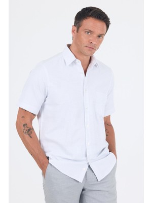 Beyaz Sert  Yaka Kısa Kol Cepli  Comfort Fit Cls Gömlek 1004250261