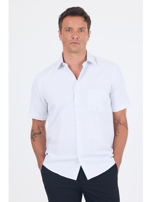 Beyaz Sert  Yaka Kısa Kol Cepli  Comfort Fit Cls Gömlek 1004250262