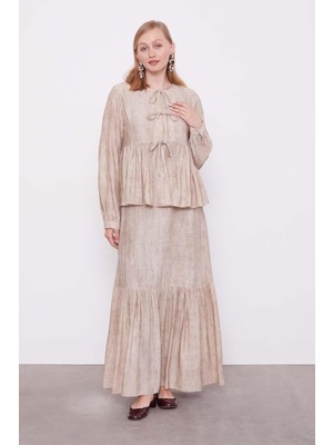 Bej Fiyonk Detaylı Ceketli Elbise
