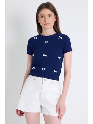 Laci Kurdele Detay Crop Tişört 2202