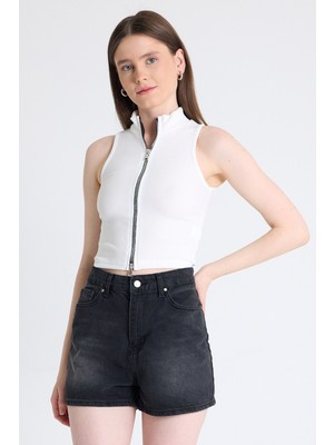 Beyaz Fermuar Detaylı Kolsuz Crop Bluz 2226